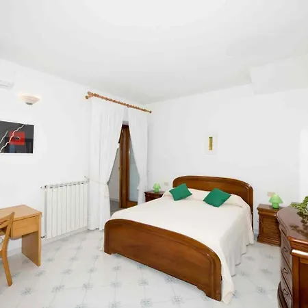 Villa De Vivo Realty - Savina *